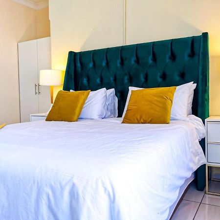 Genesis Guesthouze Hotel Бела Бела Екстериор снимка