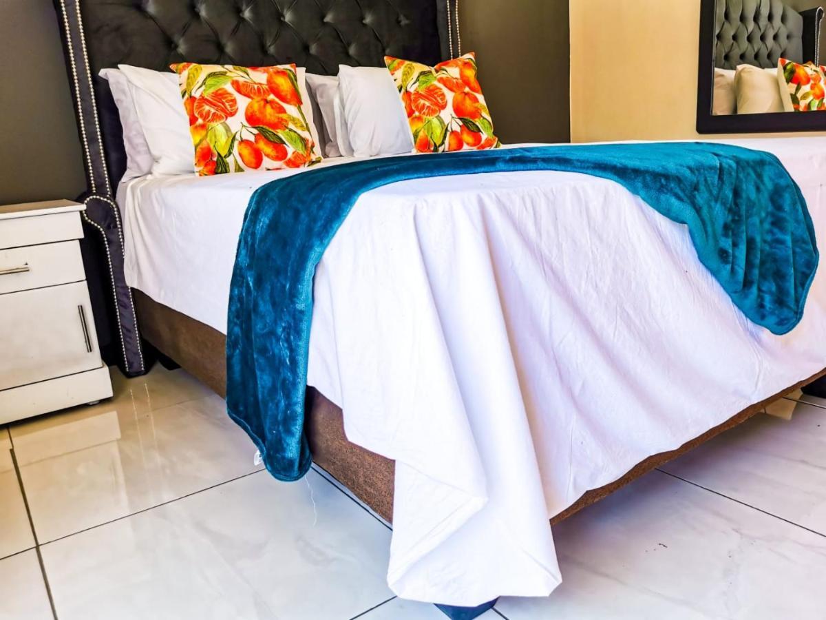 Genesis Guesthouze Hotel Бела Бела Екстериор снимка