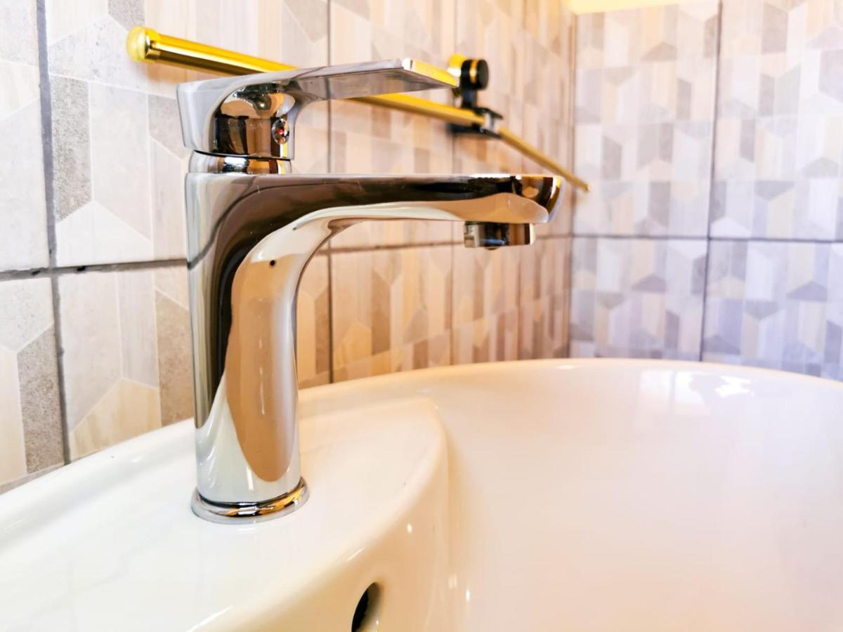 Genesis Guesthouze Hotel Бела Бела Екстериор снимка