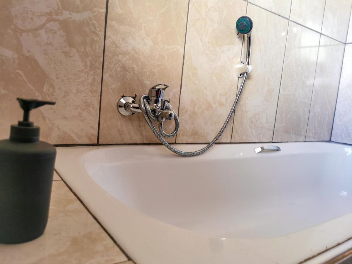 Genesis Guesthouze Hotel Бела Бела Екстериор снимка